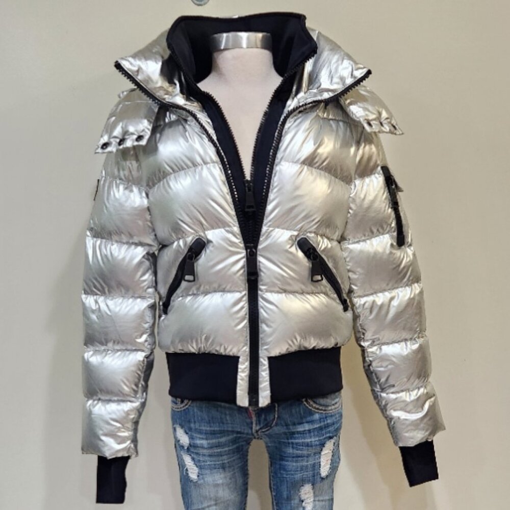 💥HOT ITEM!💥SAM. Bungalow Puffer Jacket in Glossy Metallic Silver - Picture 10 of 16